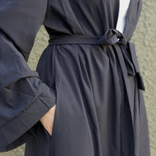 Load image into Gallery viewer, Open Abaya - Black
